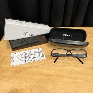 AUTHENTIC GUCCI Black and White Floral Women's eyeglass frames
